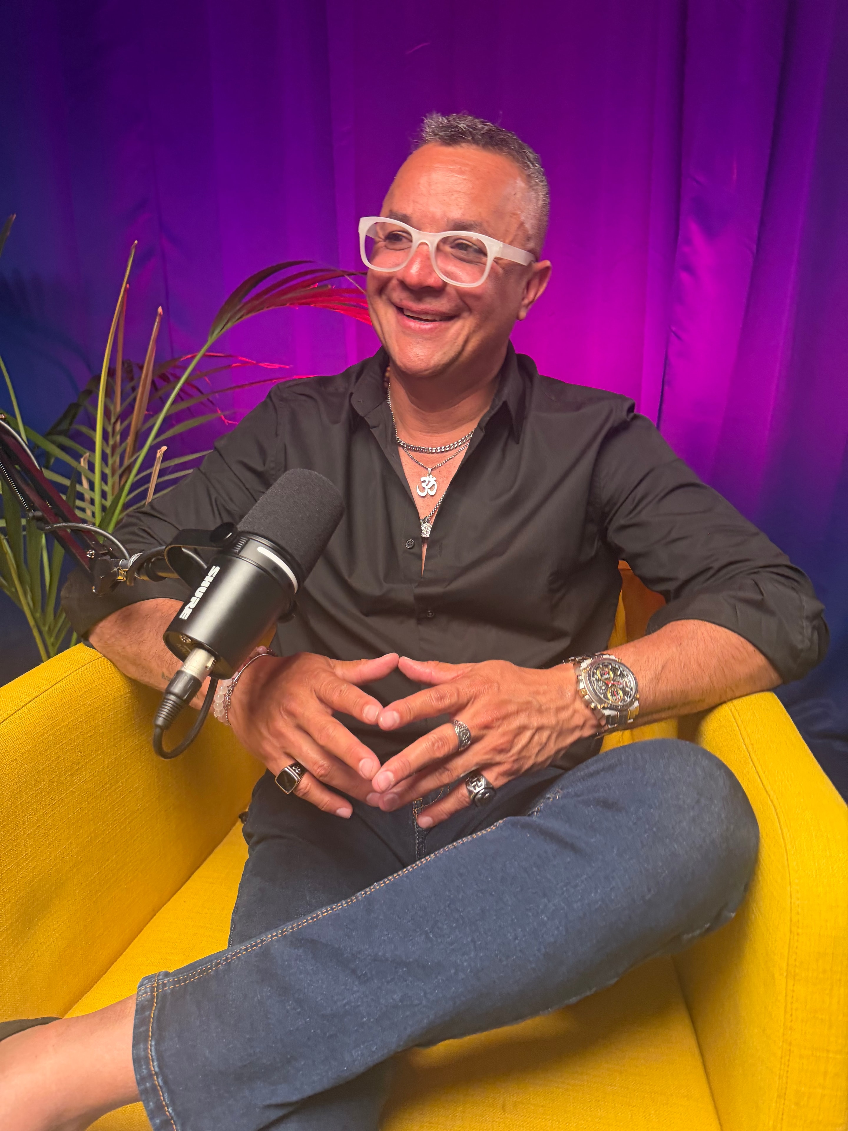 Freddy Rivas — Host