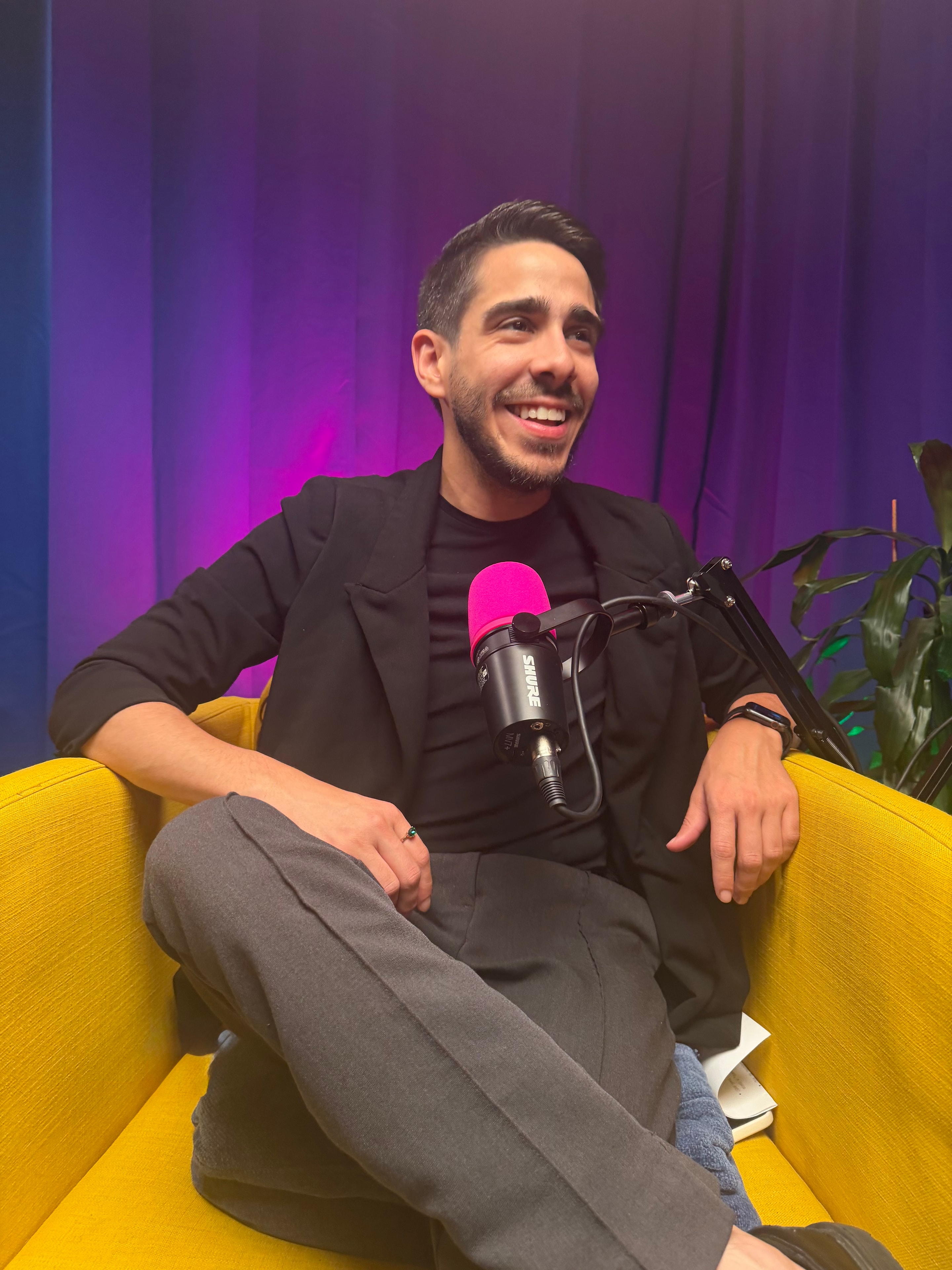 Gregorio Avila — Host